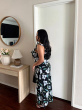 Load image into Gallery viewer, DARLING MIDI DRESS
