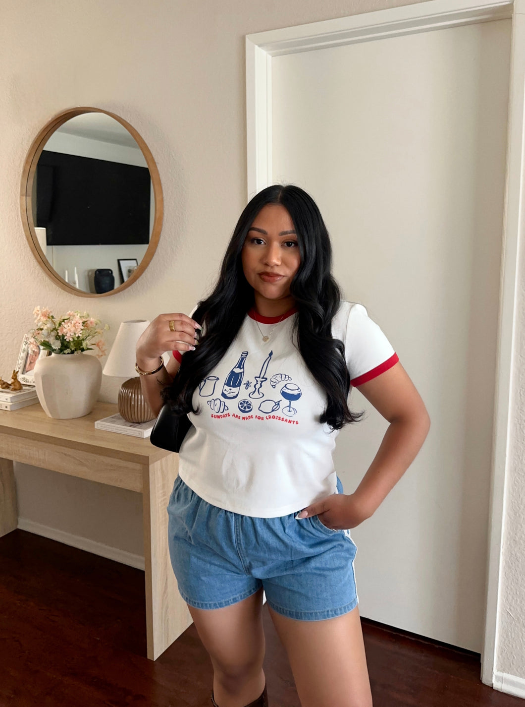 SUNDAYS ARE MADE FOR CROISSANTS TEE