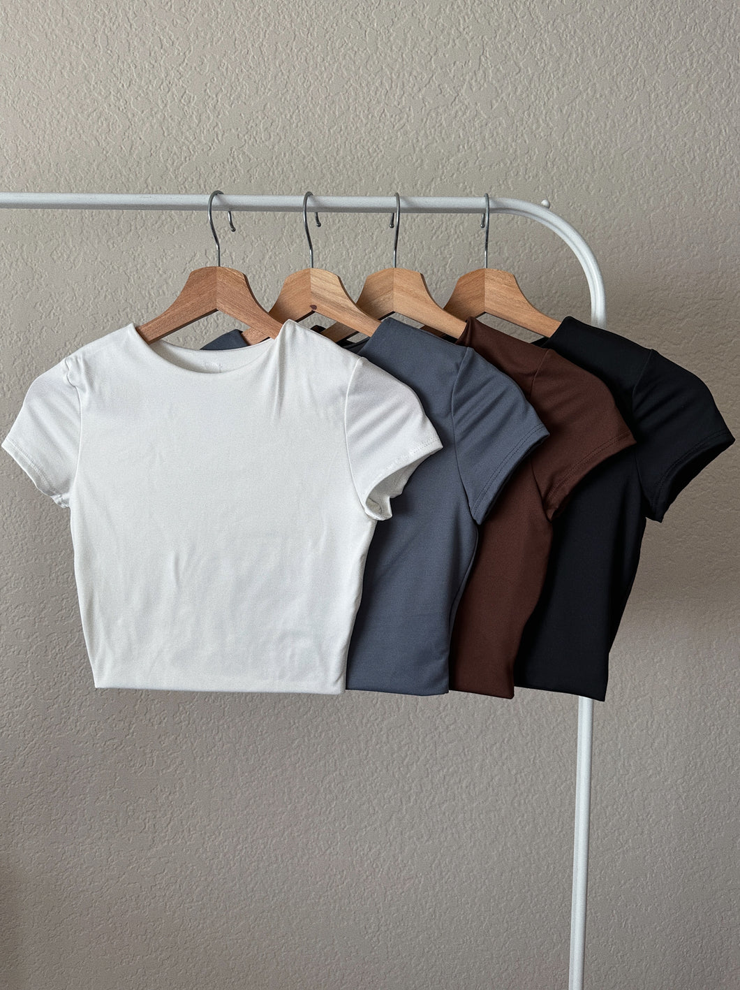 BACK TO BASICS CROP TOP